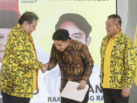 Gibran Bakal Jadi Kader Golkar, Airlangga: Sudah Komunikasi dengan PDIP