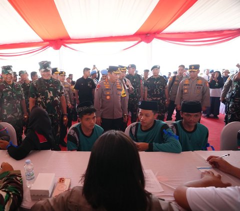 Kapolri Tinjau Pelayanan Kesehatan Gratis Akabri 91 di Malang: Warga Butuh, Dampak dari El Nino