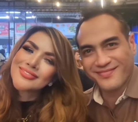 Terlihat Romantis Barbie Kumalasari dengan Ferry Irawan, Netizen 'Cocok Banget Semoga Cepat ke Pelaminan'