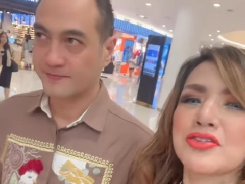 Terlihat Romantis Barbie Kumalasari dengan Ferry Irawan, Netizen 'Cocok Banget Semoga Cepat ke Pelaminan'