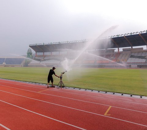 FOTO: Melihat Lebih Dekat Persiapan Stadion Si Jalak Harupat Jelang Piala Dunia U-17 2023