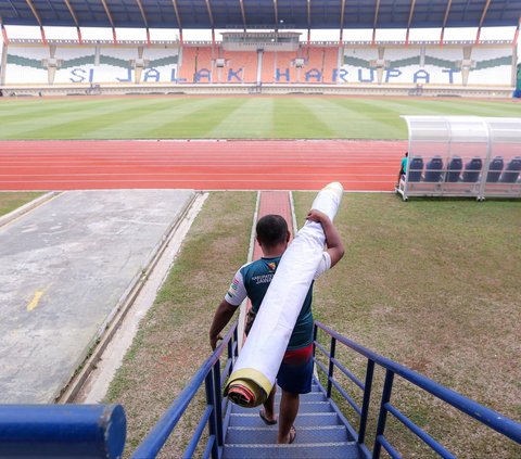 FOTO: Melihat Lebih Dekat Persiapan Stadion Si Jalak Harupat Jelang Piala Dunia U-17 2023