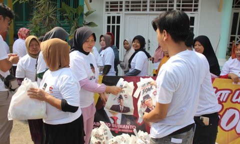 Antusias Ratusan Warga Pondok Kacang Bar Jalan Santai Bareng Relawan Prabowo