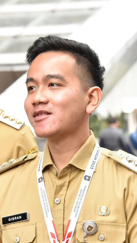 Detik-Detik Riuh Cawapres Gibran Hadiri Rapimnas Golkar Usai Prabowo