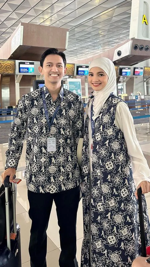 Hamil 5 Bulan, ini Potret Cantik Sabrina Anggraini Tampil dalam Balutan Busana Hijab saat Umrah ke Tanah Suci Bersama Suami