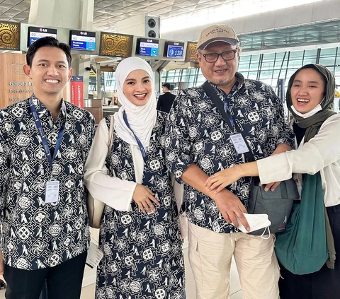 Hamil 5 Bulan, ini Potret Cantik Sabrina Anggraini Tampil dalam Balutan Busana Hijab saat Umrah ke Tanah Suci Bersama Suami