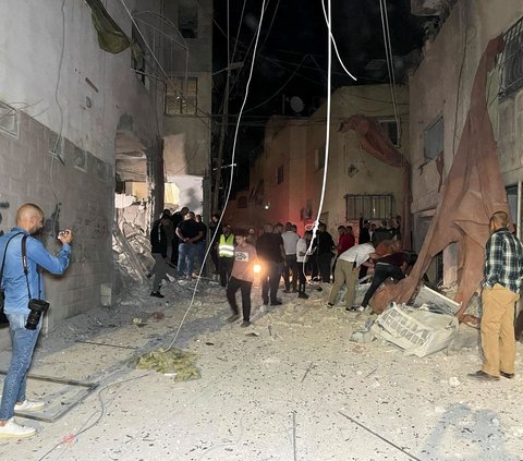 Tak Hanya di Gaza, Israel Juga Bom Masjid di Tepi Barat