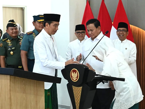 Momen Jokowi Didampingi Prabowo-Khofifah Resmikan Dua Rumah Sakit TNI di Surabaya