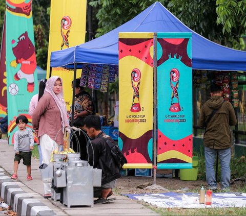 FOTO: Warna-warni Atribut Piala Dunia U-17 2023 di Stadion Si Jalak Harupat