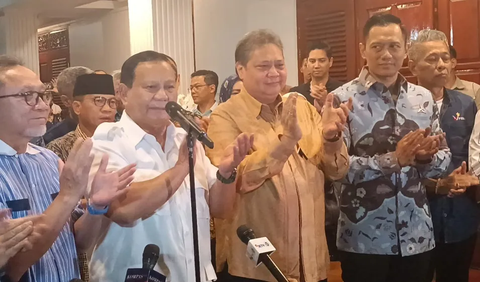 Sebelum dilakukan deklarasi, menurut Prabowo, keputusan Gibran sebagai cawapres telah dirembukkan oleh sejumlah ketua umum hingga sekjen partai politik dalam KIM.