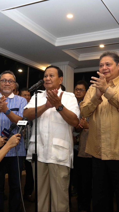 Hal ini disampaikan langsung oleh Prabowo di kediamannya di Jalan Kertanegara, Jakarta Selatan, pada Minggu (22/10/2023) malam.