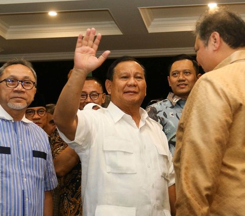 FOTO: Momen Prabowo Resmi Umumkan Gibran Jadi Cawapres