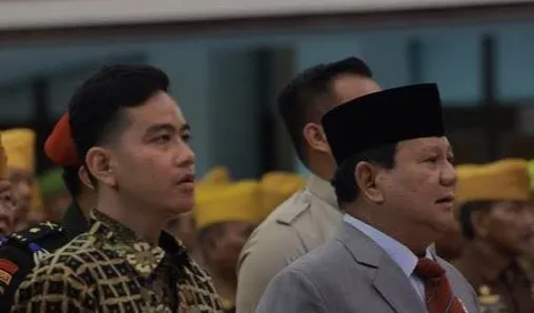 Prabowo mengatakan, Koalisi Indonesia Maju tidak melakukan deklarasi karena langsung mendaftarkan pasangan bakal capres-cawapres ke KPU pada 25 Oktober dari Kertanegara.<br>