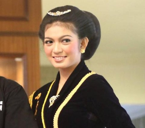 Sebagai penyandang gelar Putri Solo 2009, Selvi sering terlibat dalam acara budaya dan pariwisata di Pemerintah Kota Solo,untuk mengenalkan potensi wisata yang dimiliki. <br>