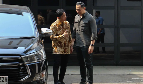 Lebih dalam, Airlangga mengatakan, pemihan Gibran  sebagai Cawapres dari Capres Prabowo adalah rangkaian yang tak dapat dipisahkan dari kontroversi politik.<br>