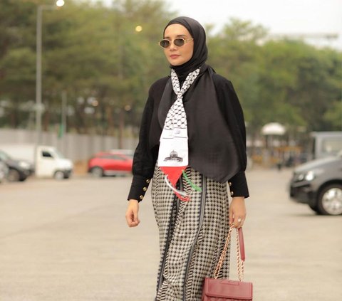 Meaningful Appearance, Zaskia Sungkar's Outfit to Support Palestine