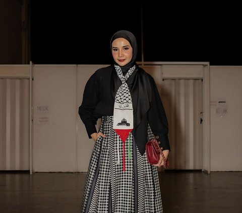 Meaningful Appearance, Zaskia Sungkar's Outfit to Support Palestine