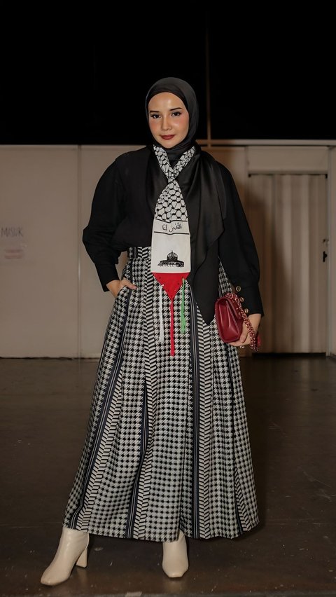 Meaningful Appearance, Zaskia Sungkar's Outfit to Support Palestine