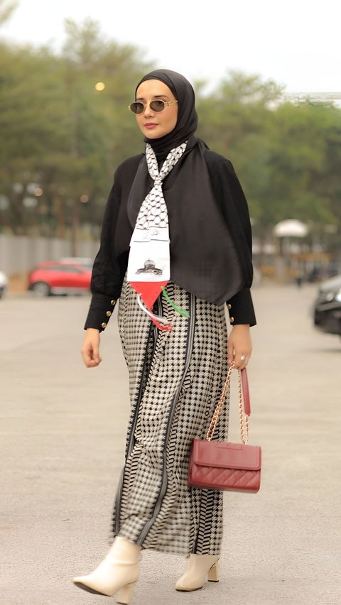 Meaningful Appearance, Zaskia Sungkar's Outfit to Support Palestine