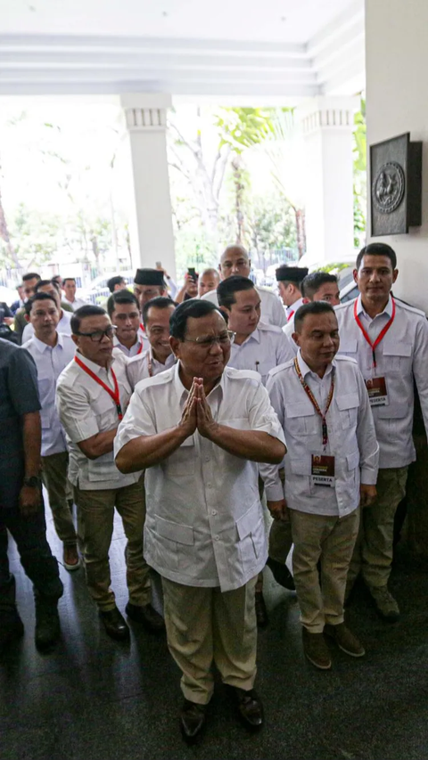 Prabowo menyebut, tujuan rapimnas ini digelar untuk membulatkan dukungan atas pasangan Prabowo Subianto dan Gibran Rakabuming Raka sebagai capres dan cawapres dalam Pemilu 2024.<br>