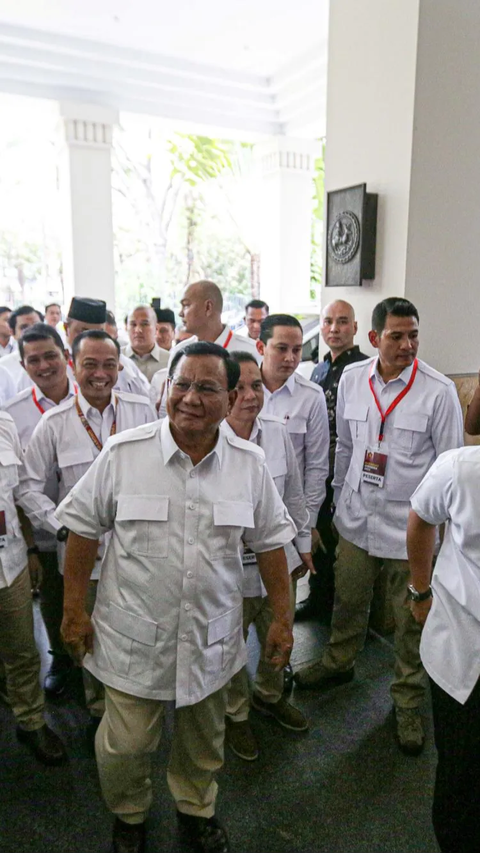 <br>Prabowo: Kalau Dinasti Jokowi Ingin Berbakti untuk Rakyat, Salahnya Apa?<br>