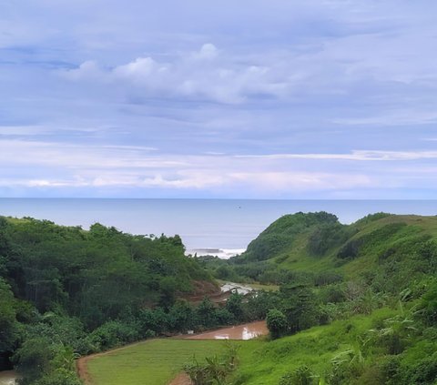 Pantai di Garut Ini Masih Jarang Diketahui, Ada Deretan Tebing yang Eksotis