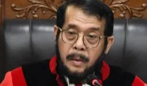 Anwar Usman menjelaskan, dalam memutuskan sebuah perkara memang ada pro dan kontra sesama hakim atau perbedaan pendapat.<br>