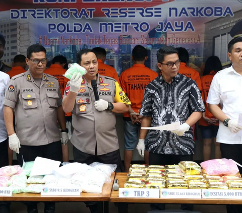 Tiga Bulan Bantu Fredy Pratama Edarkan Sabu dan Ekstasi, AKP Andri Gustami Kantongi Uang Rp1,3 Miliar