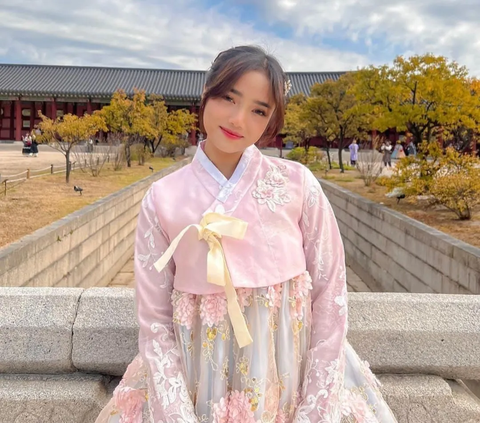 Potret Cantik Fuji Pakai Hanbok di Korea Selatan, Vibes ala Drakor Kerajaan - Disebut Putri Mahkota