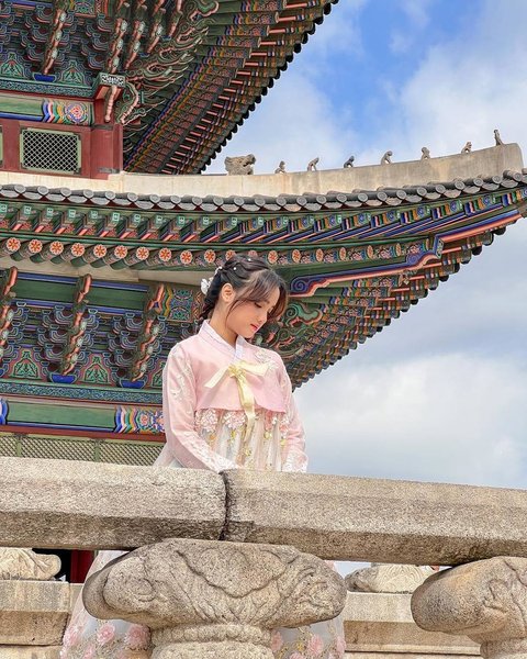 Bak Putri Dari Era Joseon, 8 Foto Cantik Fuji Saat Mengenakan Hanbok