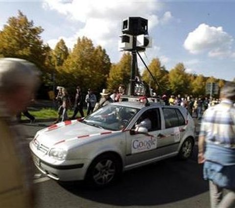 Namun, seiring berjalannya waktu, Google Street View sekarang sudah menangkap dan menghadirkan foto 360 sebanyak 220 miliar gambar dari 100 negara.