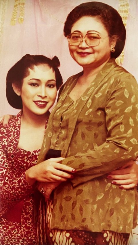 <b>Cantik Sejak Dulu, Intip Deretan Potret Lawas Titiek Soeharto Mantan Istri Prabowo dan Ibunya</b>