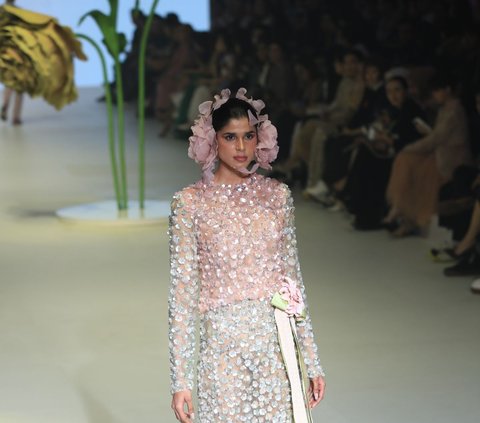 The Enchantment of Setaman Flower Brought by Ivan Gunawan to the JFW Stage