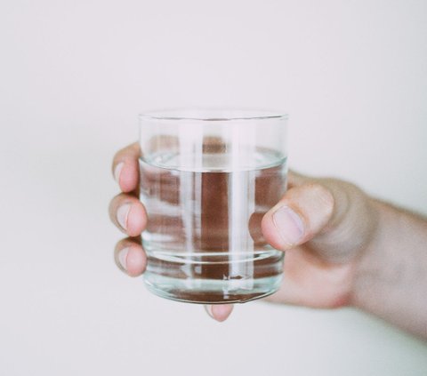 Rahasia Minum Air Putih yang Tepat untuk Kulit Flawless