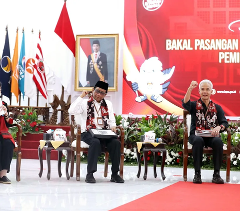 Juru bicara TPN Ganjar Pranowo-Mahfud MD Pangeran Siahaan menjelaskan pernyataan Mahfud soal penegakan hukum di Indonesia lemah tidak kontra produktif dengan jabatannya sebagai Menko Polhukam.