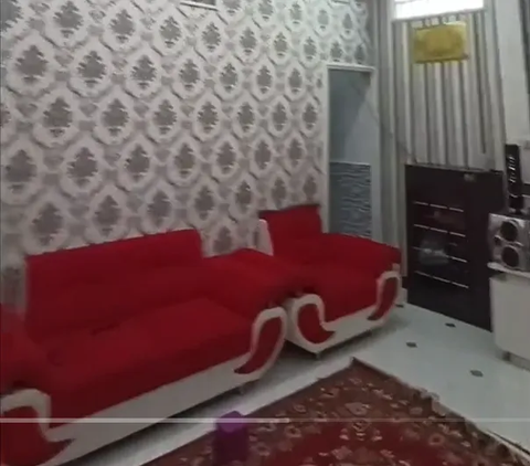 Not Feeling Sorry, Netizens Fooled Seeing a Shabby House, Turns Out it's Luxurious Inside