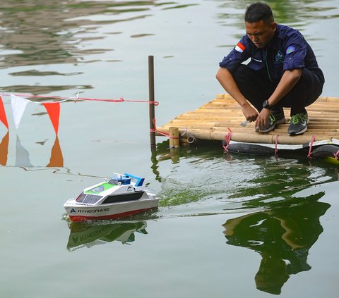 Kontes Kapal Cepat Tak Berawak Nasional (KKCTBN) 2023 tengah berlangsung di Danau Kenanga, Kampus Universitas Indonesia (UI), Depok, Jawa Barat, pada 22-26 Oktober 2023.