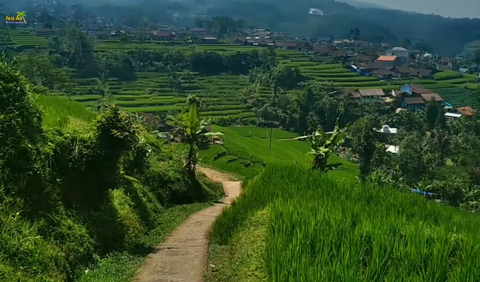 Lokasinya ada di perbatasan Tasik dan Garut