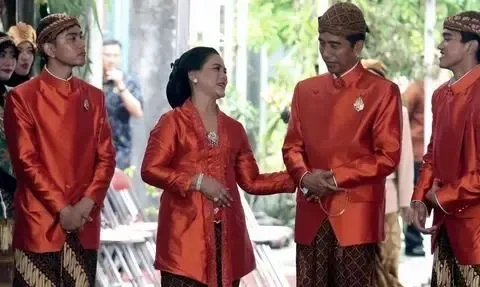Potret Lawas Jokowi dengan 3 Anaknya saat Masih Kecil, Sosok Gibran dan Kaesang Ramai Jadi Sorotan