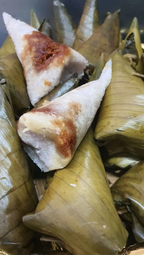 Resep Kue Ombus-Ombus, Makanan Tradisional Khas Batak Sumatra Utara yang Disukai Choi Siwon<br>