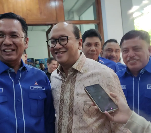 Wakil Menteri BUMN Rosan Roeslani tiba-tiba mendatangi Kantor DPP Partai Demokrat di Jalan Proklamasi, Jakarta Pusat, Selasa (24/10).