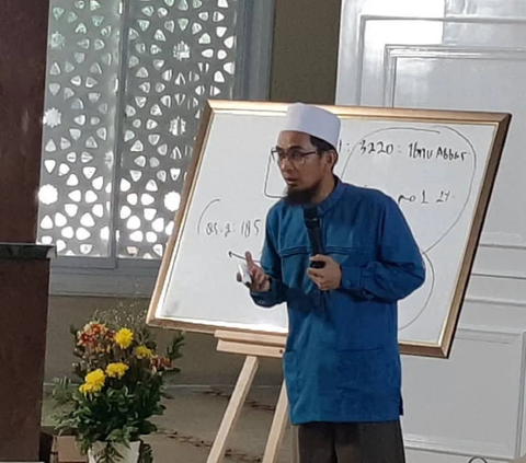 Momen Ustaz Adi Hidayat Setop Ceramah Hormati Ibadah Agama Hindu 'Puja Tri Sandya'