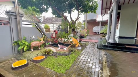 Jarang Tersorot, Potret Rumah Masa Kecil Dewi Perssik di Jember yang Luas dan Nyaman Banget