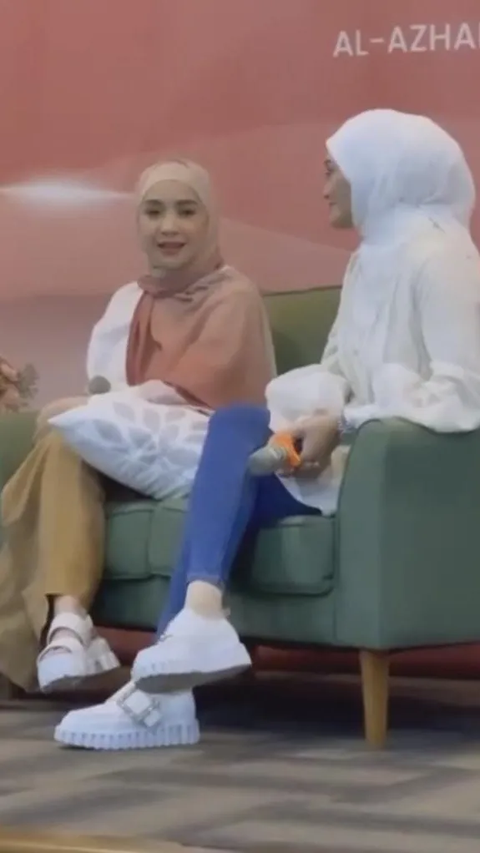 Potret Cantik dan Bikin Pangling Nagita Slavina Berhijab Jadi Pembicara di Sekolah