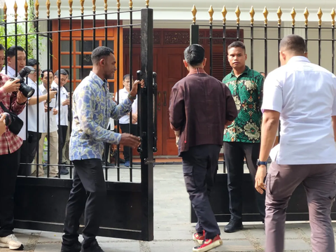 Tiba di Rumah Prabowo, Ketum PSI Kaesang Ikut Antar Kakaknya Gibran Daftar ke KPU