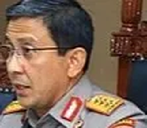 Sarungan Berkaos Oblong, Momen Jenderal Polisi Lulusan Terbaik Sholawatan Sambil Gendong Cucu, Suaranya jadi Perbincangan