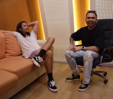 Adem dan Asri Rumah Dua Lantai Ello Vokalis Dewa 19, di dalamnya Ada Studio Bikin Iri Para Musisi