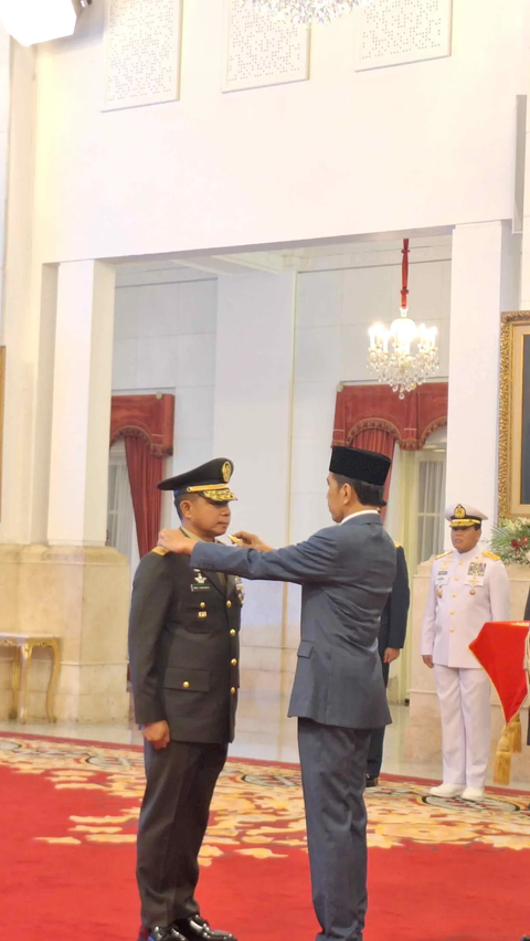 Presiden Jokowi Lantik Agus Subiyanto Jadi Kasad TNI, Pundak Ditepuk 3 Kali