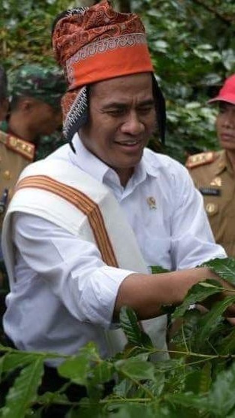 Mengenal Sosok Andi Amran Sulaiman, Pria Keturunan Raja Bone yang Kembali Jadi Menteri Pertanian<br>