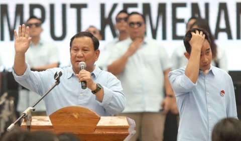 <b>Prabowo Puji Gibran: Paten Gak Wakil Presiden Kita?</b><br>